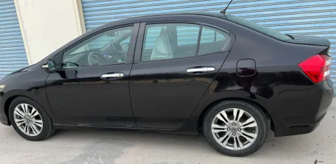 Discover undefined undefined Exterior Interior Images.Find all aspects and details of cars.