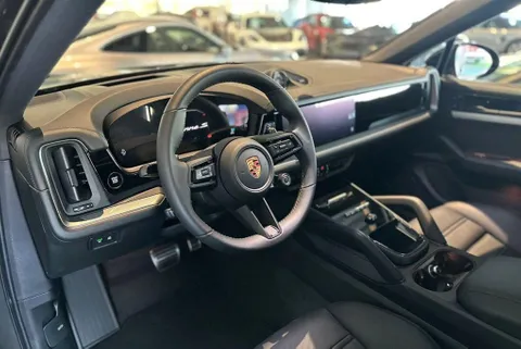 New Porsche Cayenne GTS 2025