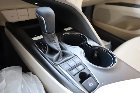 New Toyota Camry 2.5L GLE Hybrid 212 HP 2023