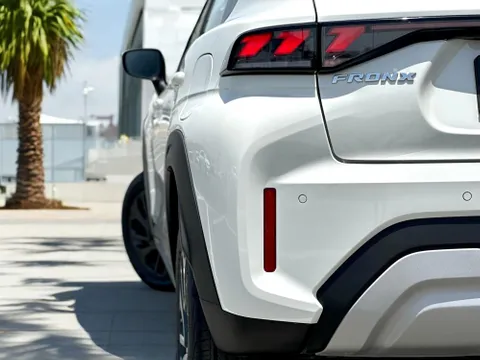 Discover undefined undefined Exterior Interior Images.Find all aspects and details of cars.