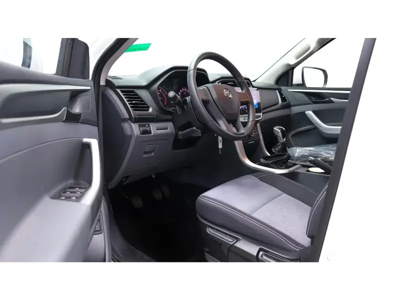 Discover undefined undefined Exterior Interior Images.Find all aspects and details of cars.
