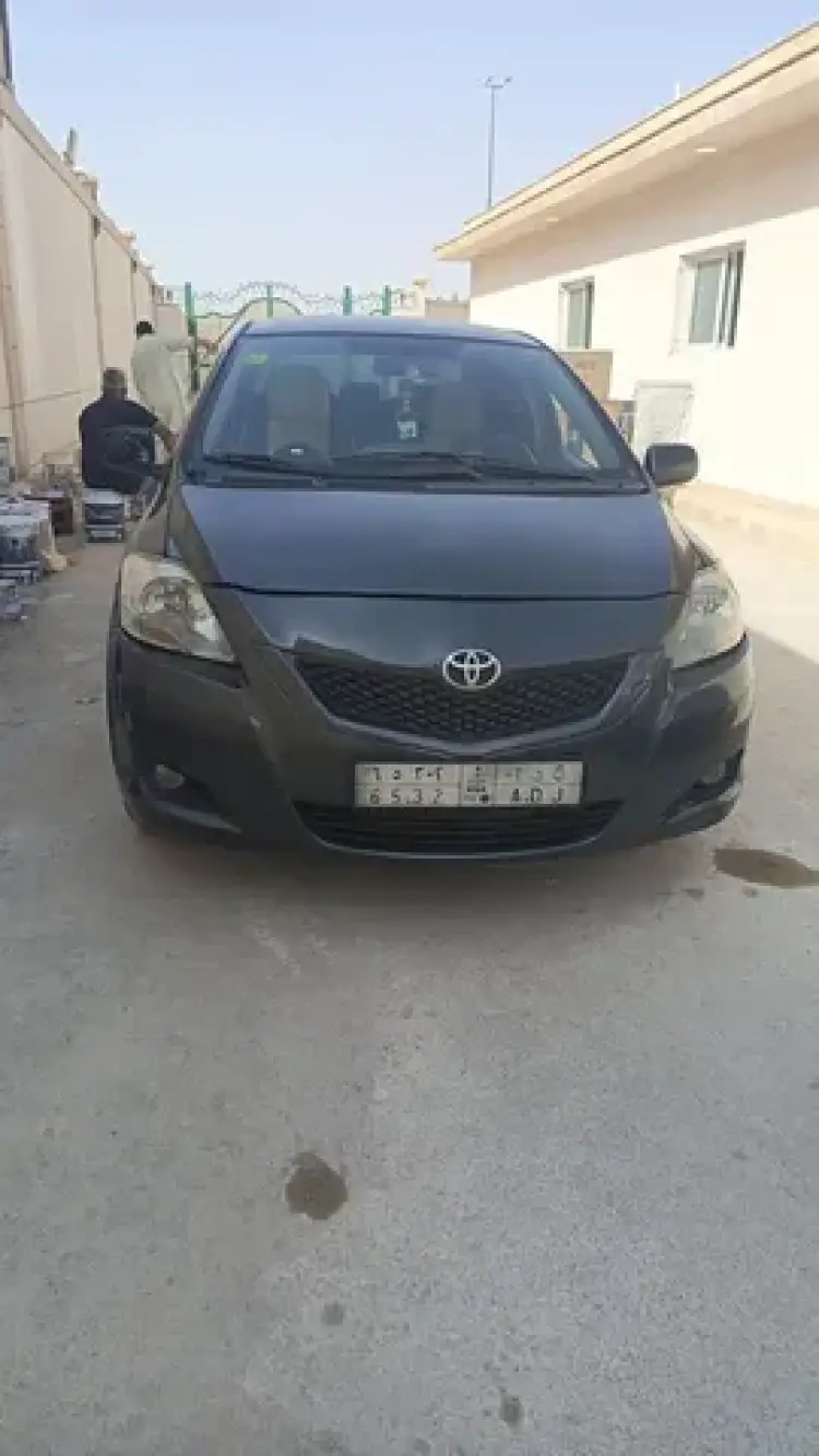 toyota toyota-yaris image Toyota Yaris 2012