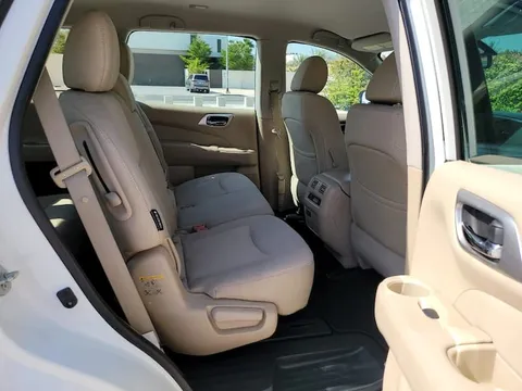Discover undefined undefined Exterior Interior Images.Find all aspects and details of cars.