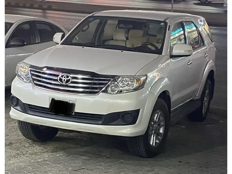 Discover undefined undefined Exterior Interior Images.Find all aspects and details of cars.