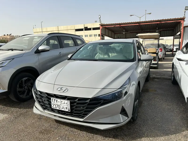 Hyundai Elantra 2023