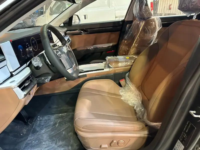Discover undefined undefined Exterior Interior Images.Find all aspects and details of cars.