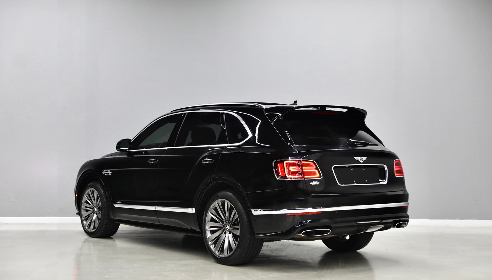 Discover undefined undefined Exterior Interior Images.Find all aspects and details of cars.