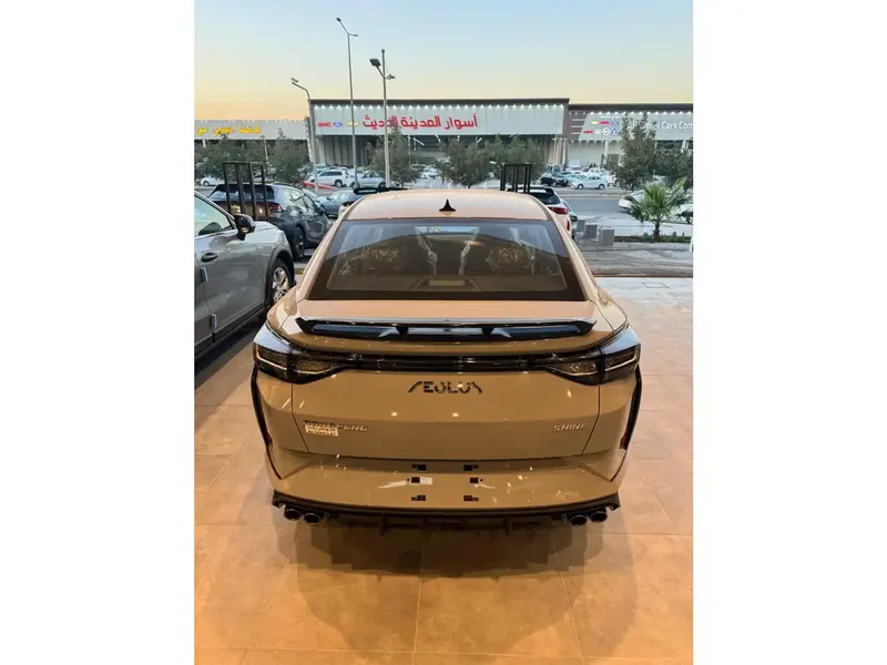 Discover undefined undefined Exterior Interior Images.Find all aspects and details of cars.