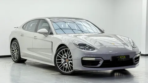 Porsche Panamera 3.0L Base 2021