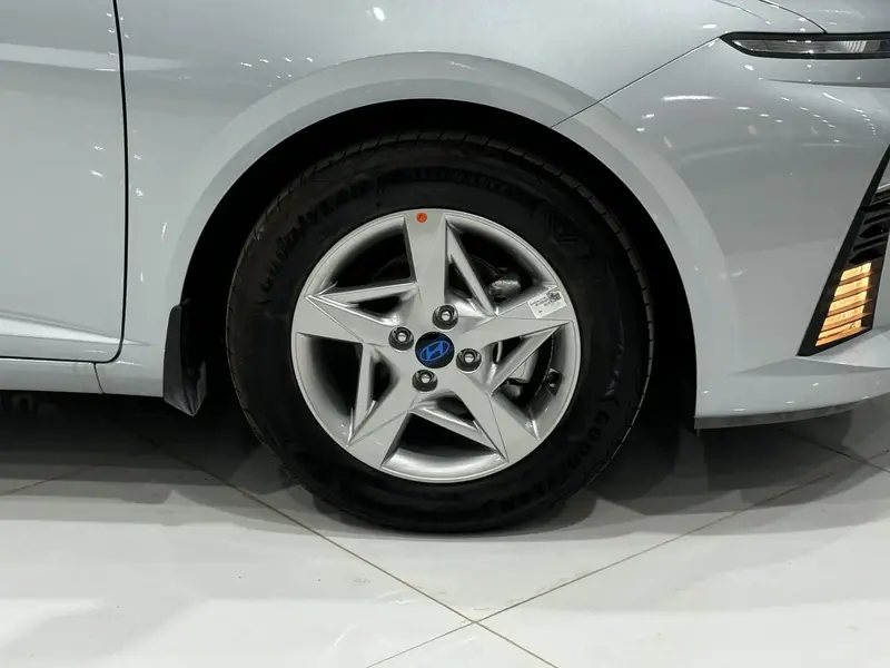 Discover undefined undefined Exterior Interior Images.Find all aspects and details of cars.