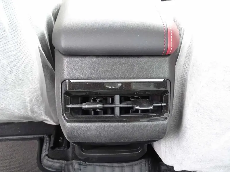Geely Coolray 2025