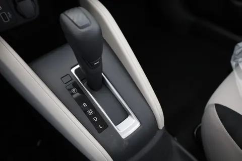 Discover undefined undefined Exterior Interior Images.Find all aspects and details of cars.