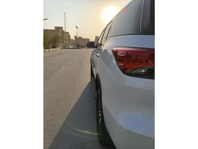 Discover undefined undefined Exterior Interior Images.Find all aspects and details of cars.