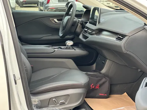 New Hongqi E-QM5 Luxury 2024