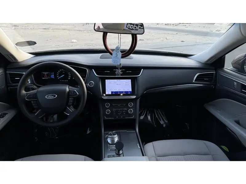 Ford Taurus 2021