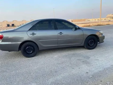 استكشف undefined undefined الصور الخارجية والداخلية. اكتشف جميع جوانب وتفاصيل السيارات.