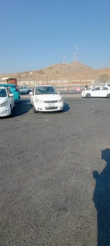 استكشف undefined undefined الصور الخارجية والداخلية. اكتشف جميع جوانب وتفاصيل السيارات.