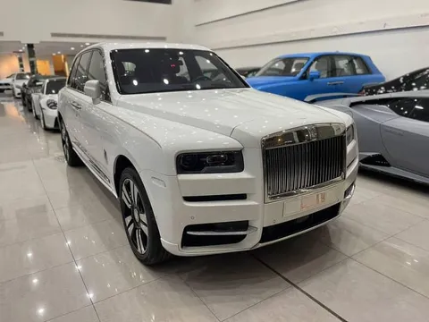 Discover undefined undefined Exterior Interior Images.Find all aspects and details of cars.