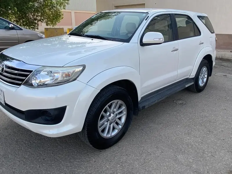 Toyota Fortuner 2015