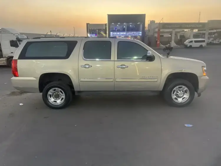 Chevrolet Suburban 2011