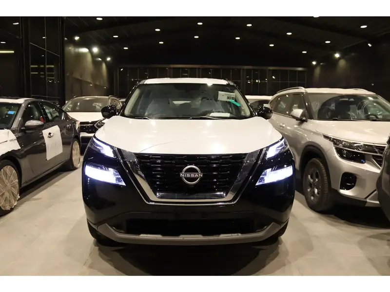 Discover undefined undefined Exterior Interior Images.Find all aspects and details of cars.
