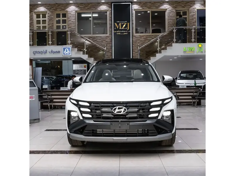 Discover undefined undefined Exterior Interior Images.Find all aspects and details of cars.