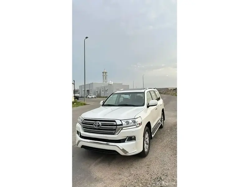 Discover undefined undefined Exterior Interior Images.Find all aspects and details of cars.