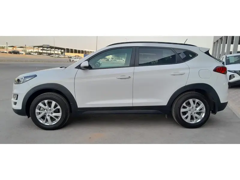 Discover undefined undefined Exterior Interior Images.Find all aspects and details of cars.