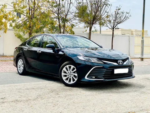 Toyota Camry 2.5L GLE (204 HP) 2021