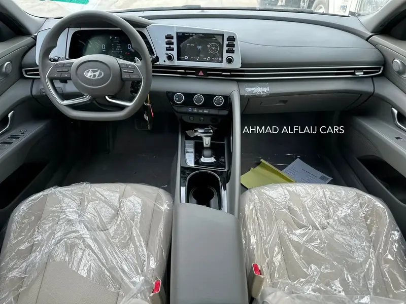 Hyundai Elantra 2025