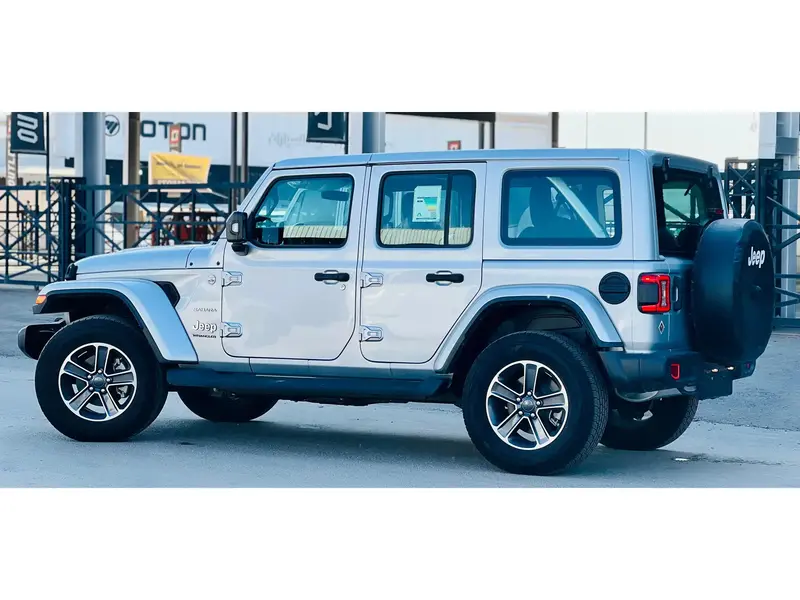 Discover undefined undefined Exterior Interior Images.Find all aspects and details of cars.
