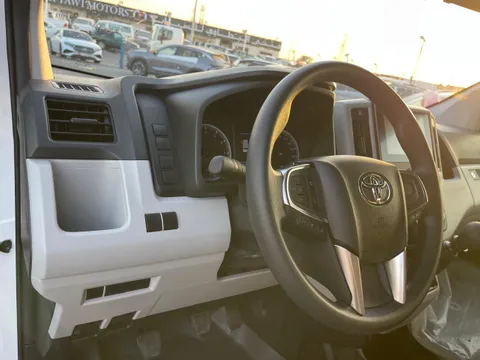 New Toyota Hiace 3.5L high roof commuter (13 seater) 2025