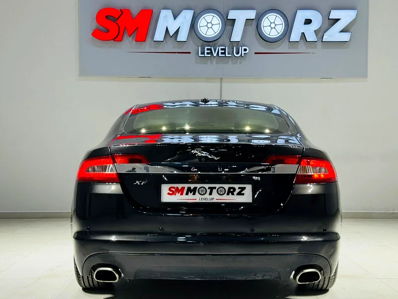 جاكوار XF 2011