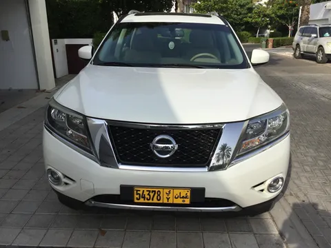 Nissan Pathfinder 3.5L SV 4WD 2014