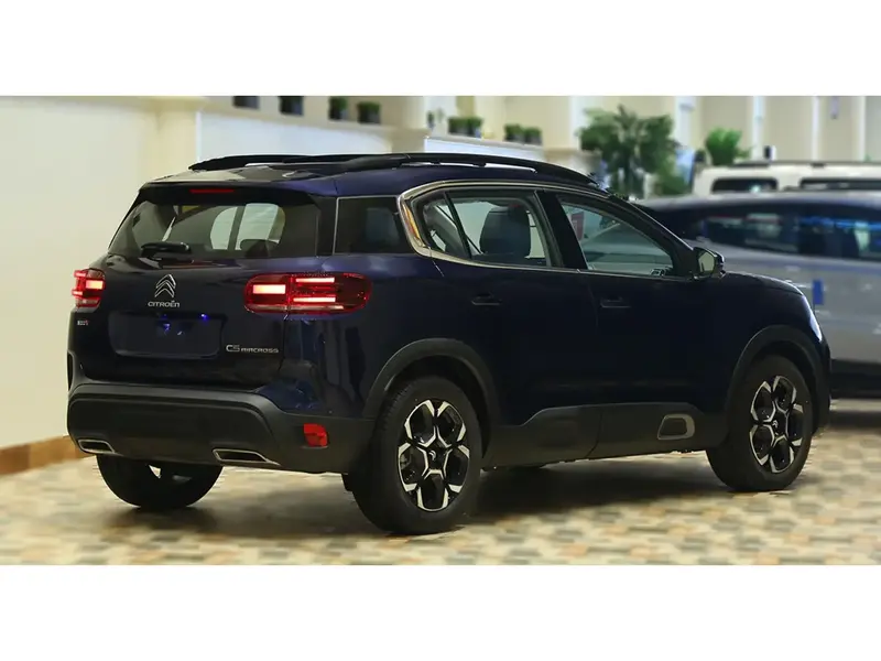 Discover undefined undefined Exterior Interior Images.Find all aspects and details of cars.