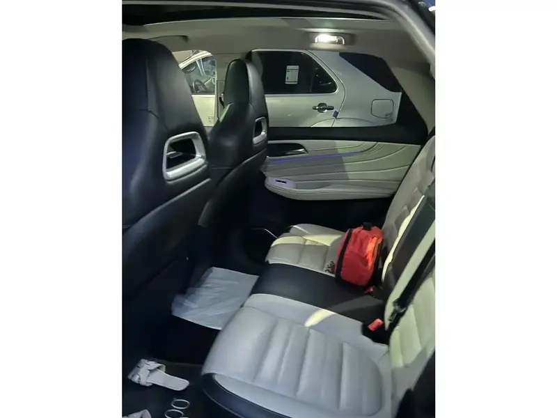 Discover undefined undefined Exterior Interior Images.Find all aspects and details of cars.