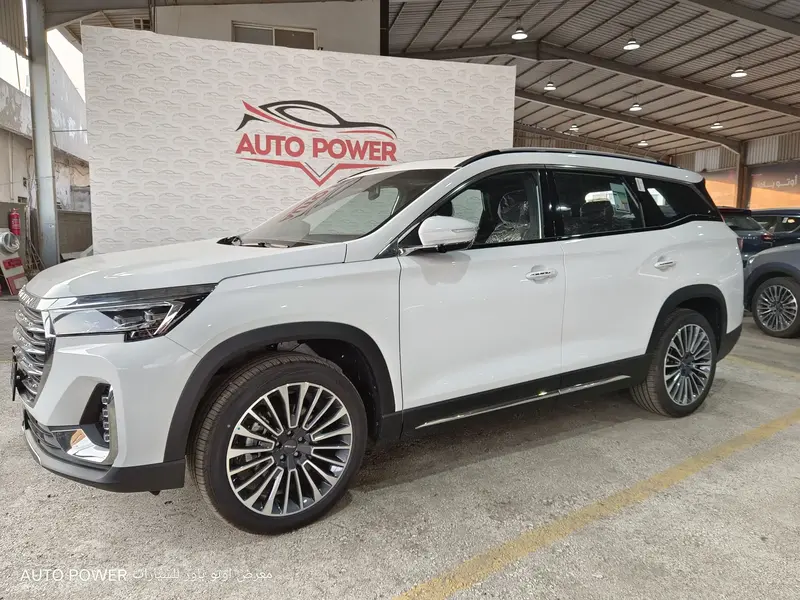 Discover undefined undefined Exterior Interior Images.Find all aspects and details of cars.