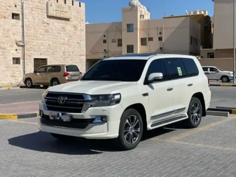 toyota toyota-land-cruiser image Toyota Land Cruiser 4.6L GXR GT 2020