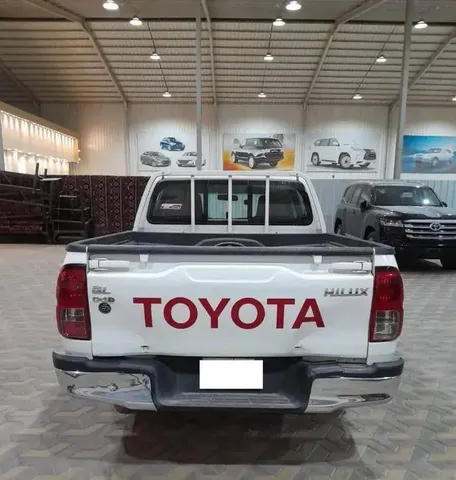 Discover undefined undefined Exterior Interior Images.Find all aspects and details of cars.