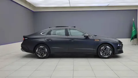 Discover undefined undefined Exterior Interior Images.Find all aspects and details of cars.