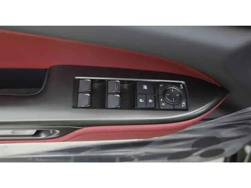 Discover undefined undefined Exterior Interior Images.Find all aspects and details of cars.