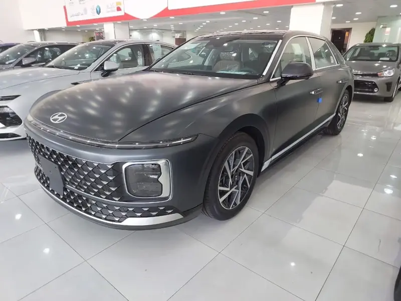 Discover undefined undefined Exterior Interior Images.Find all aspects and details of cars.