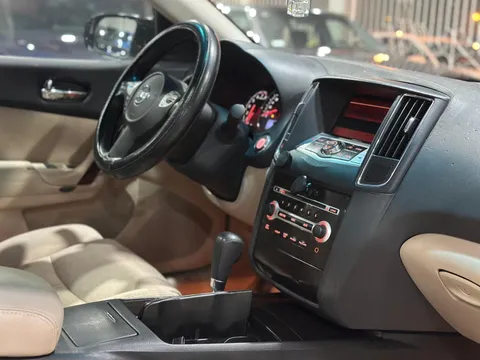 Discover undefined undefined Exterior Interior Images.Find all aspects and details of cars.