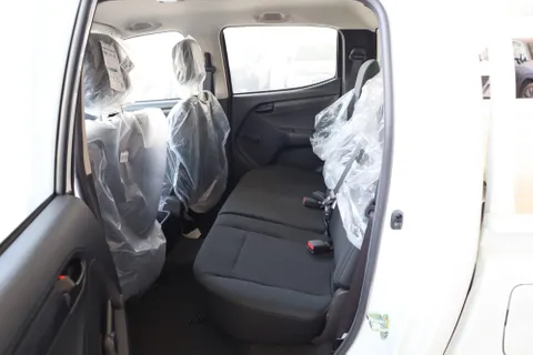 New Isuzu D-MAX 2.5D Double Cab 4WD M/T 2023