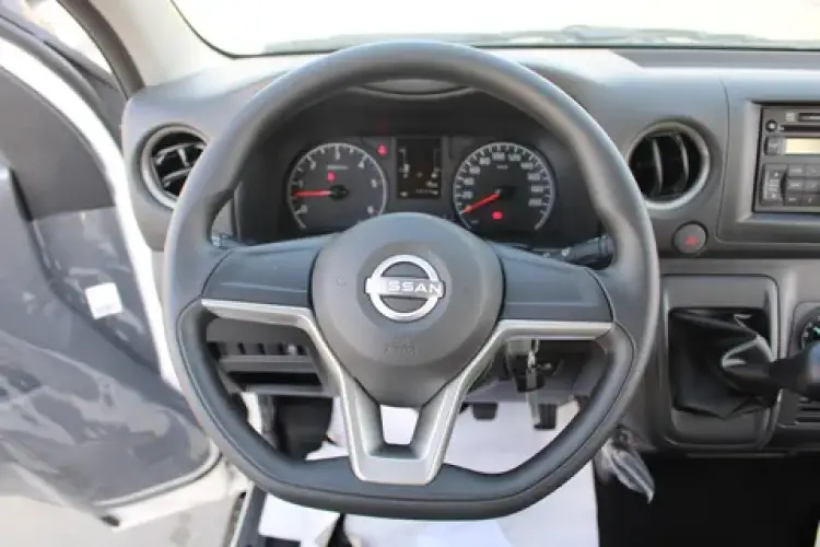 nissan urvan image New Nissan Urvan 15-Seater Manual 4-Door 2025