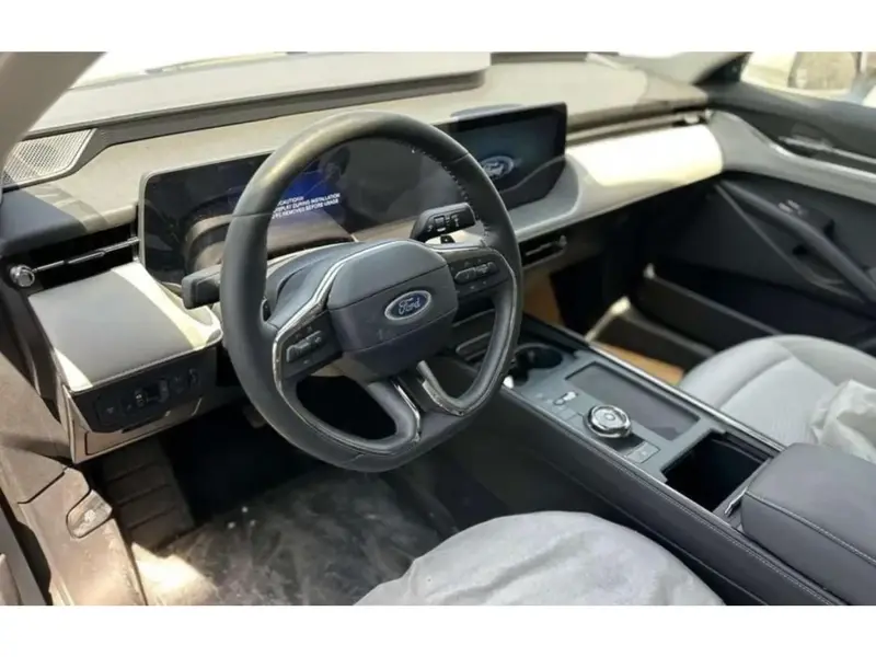 Discover undefined undefined Exterior Interior Images.Find all aspects and details of cars.