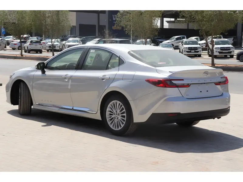 Toyota Camry 2025