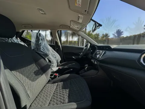 Discover undefined undefined Exterior Interior Images.Find all aspects and details of cars.