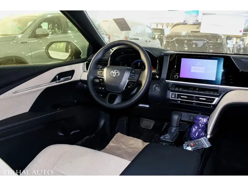 Toyota Camry 2025