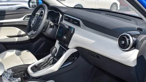 New MG ZS 1.5L LUX 2025